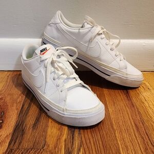 Nike Women's White Court Classic